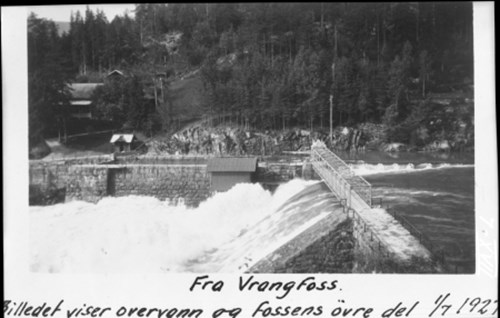 Vrangfoss sluser under storflommen i 1927