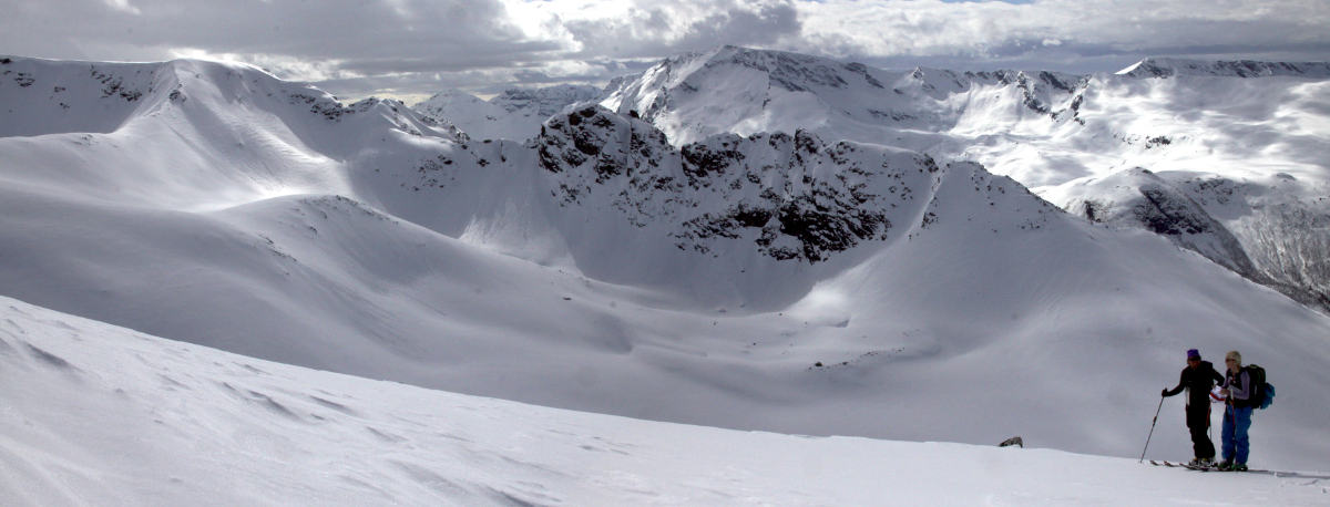På ski opp Fagerfjellet i Troms. Foto: NVE, Bjørn Lytskjold